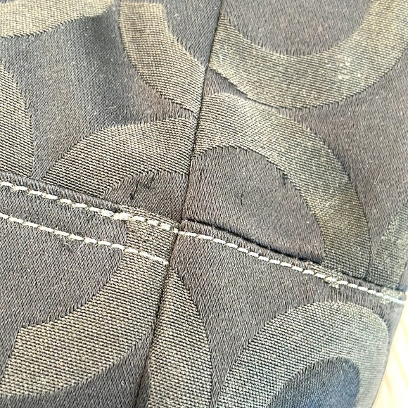 COACH | Madison Op Art Tote - Picture 12 of 13